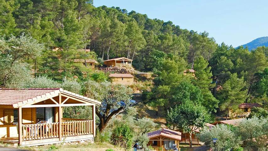 Maison de vacances pour 7 personnes, avec sauna ainsi que piscine et terrasse, animaux acceptés