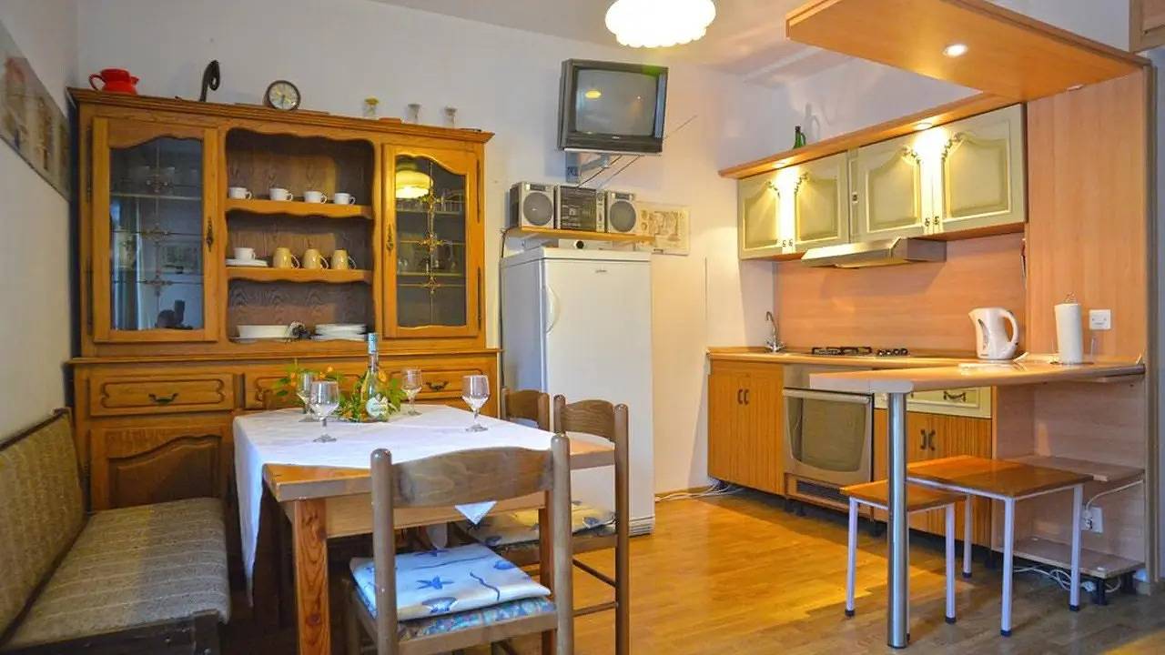 Cały apartament wypoczynkowy, Apartament wakacyjny dla 4 osób z taras in Vodice, Żupania szybenicko-knińska