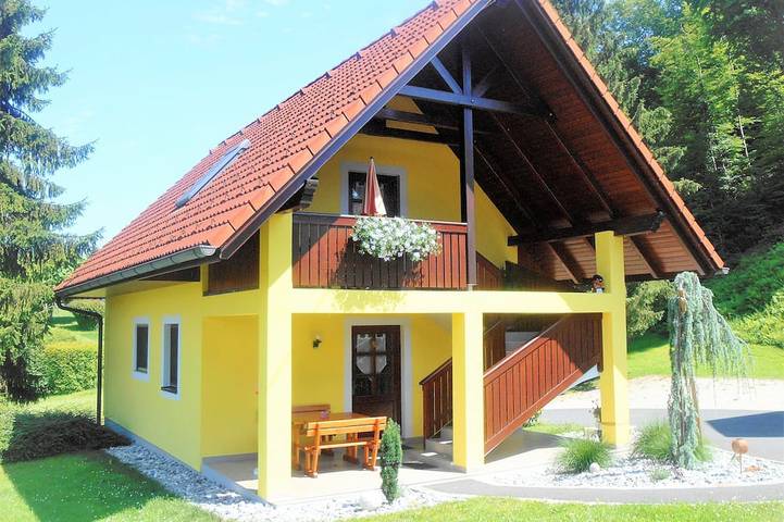 Chalet für 6 Personen, mit Garten und Pool