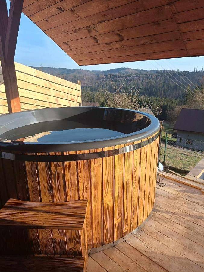 Apartament wakacyjny dla 6 osób, z Balkon i Taras oraz Jacuzzi i Ogród w Koniaków