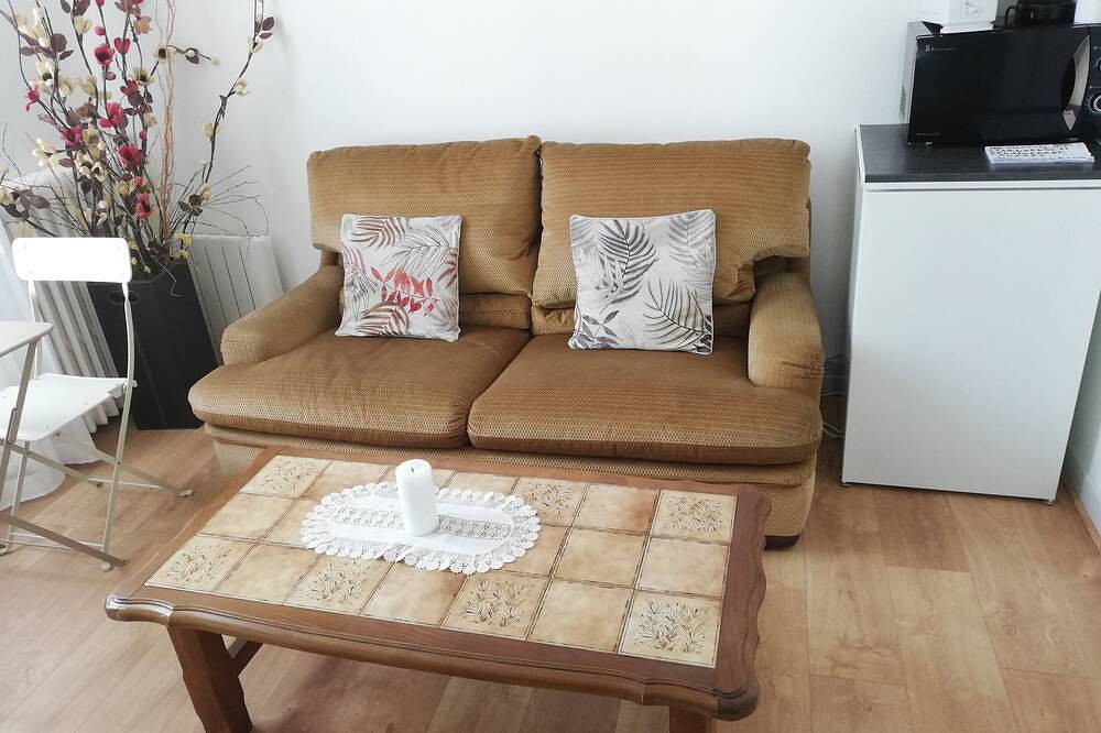 1st floor apartment Pavillon 5 minutes from Paris in Cachan, Val-de-Marne