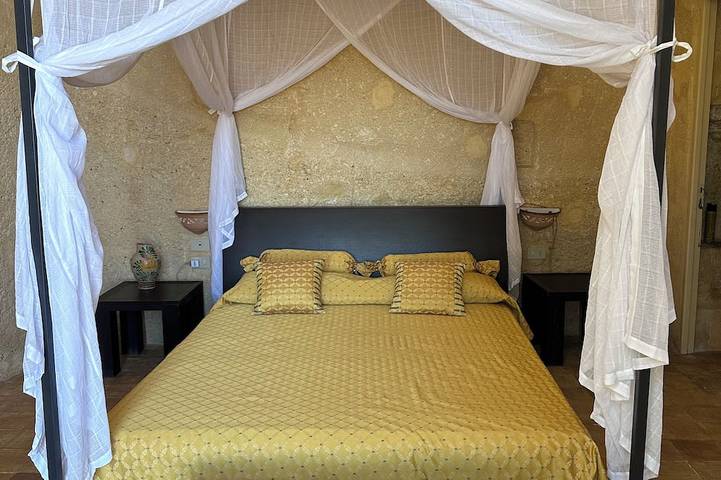 A typical 19th-century Sicilian dimora with tuff  finishes and stunning view in Marsala, Trapani Provinz