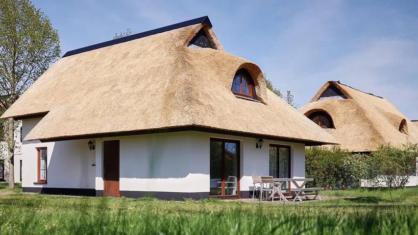 Ferienhaus für 8 Personen, mit Pool und Terrasse sowie Sauna in Dobbin-Linstow