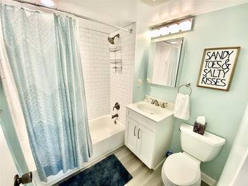 Vacation Apartment for 6 Guests in Rehoboth Beach, Delaware, Picture 3