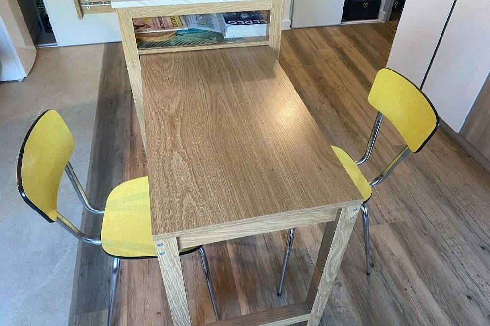 Appartement entier, Studio sortie albertville au bout du centre ville  Tous commerces à proximité in Albertville, Région d'Albertville