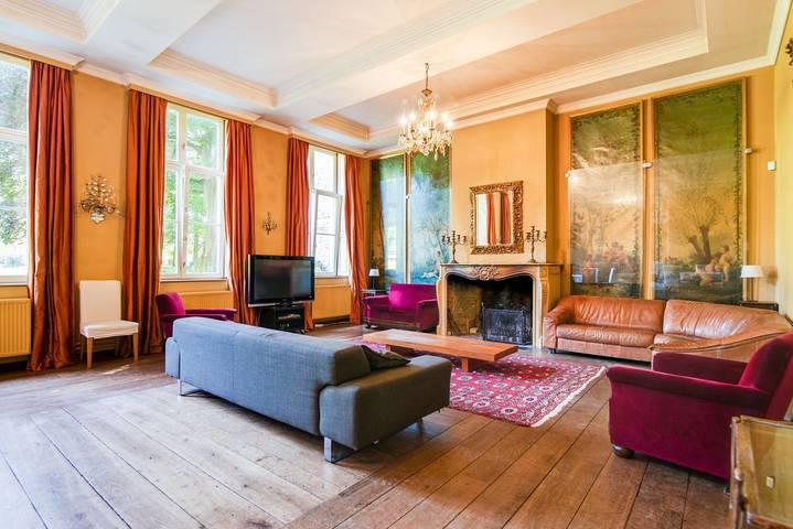 Schloss für 35 Personen mit Terrasse in Ciney, Region Namur
