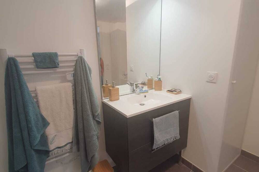 Entire apartment, Appartement L'oustaou des Pins, Classé Meublé 4 Dans Résidence Sécurisée in Ventabren, Aix-en-Provence region