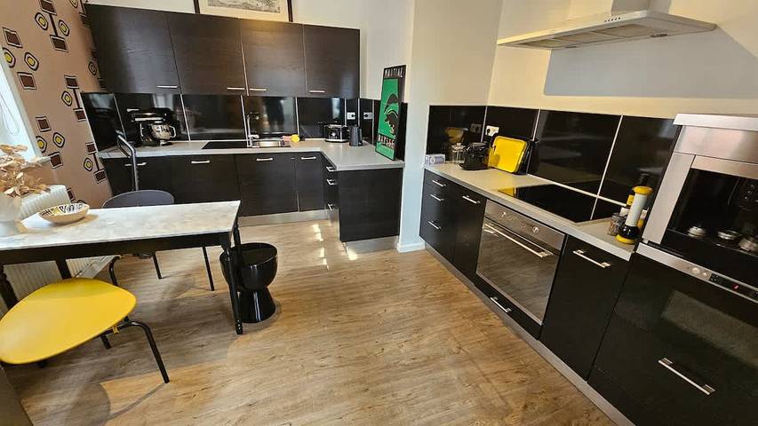 Apartamento entero, Bail Mobilité, Grand T3 sur les places d'Arras in Arrás (Paso de Calais), Región de Arras