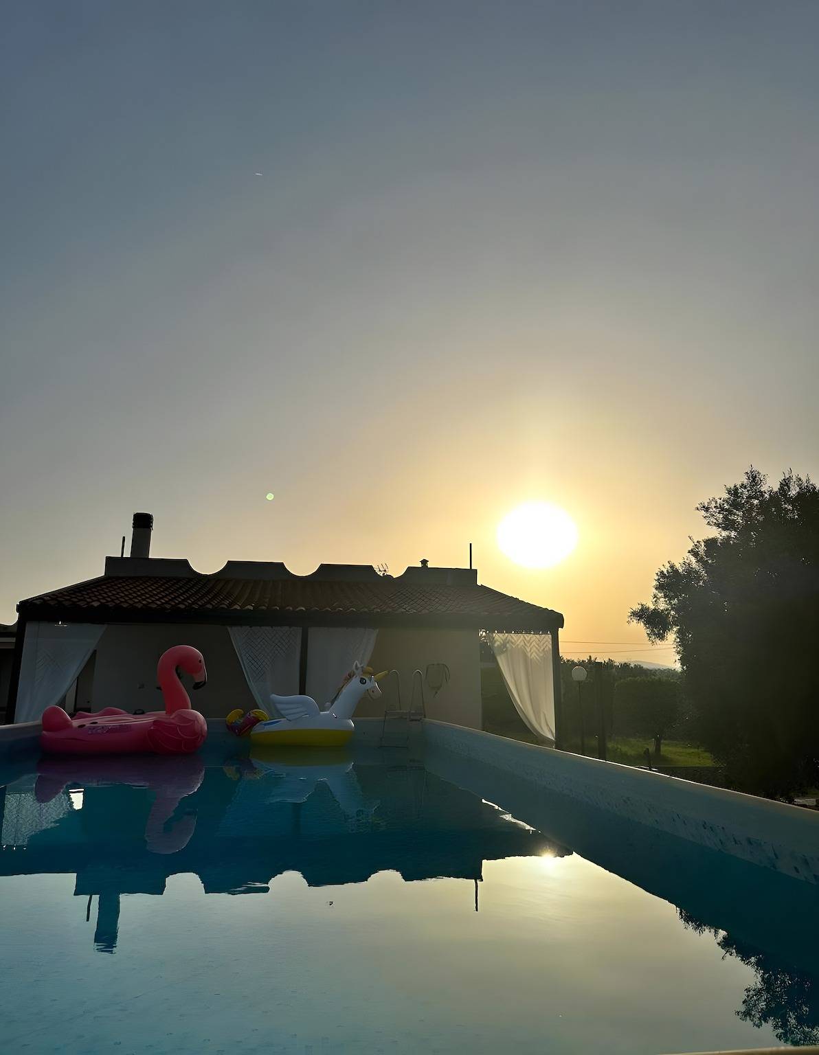 Hel lejlighed, 'Villa Latina' apartment in villa with pool, Wi-Fi, and air conditioning in Solarino, Syracuse Provinsen