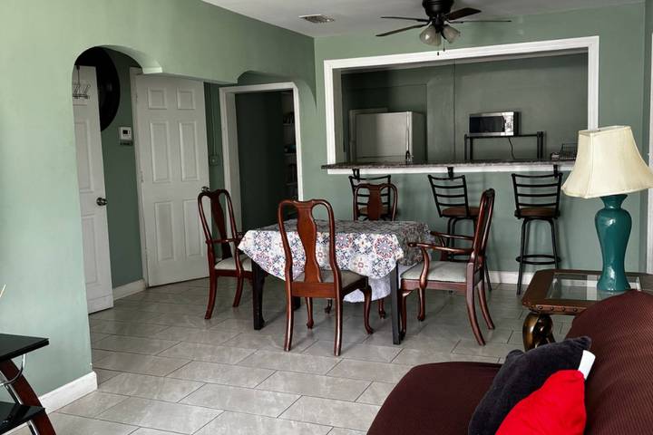 Downtown Sarasota House 3Br, 2Ba, Haustiere erlaubt, 6 Personen in Sarasota, Sarasota County
