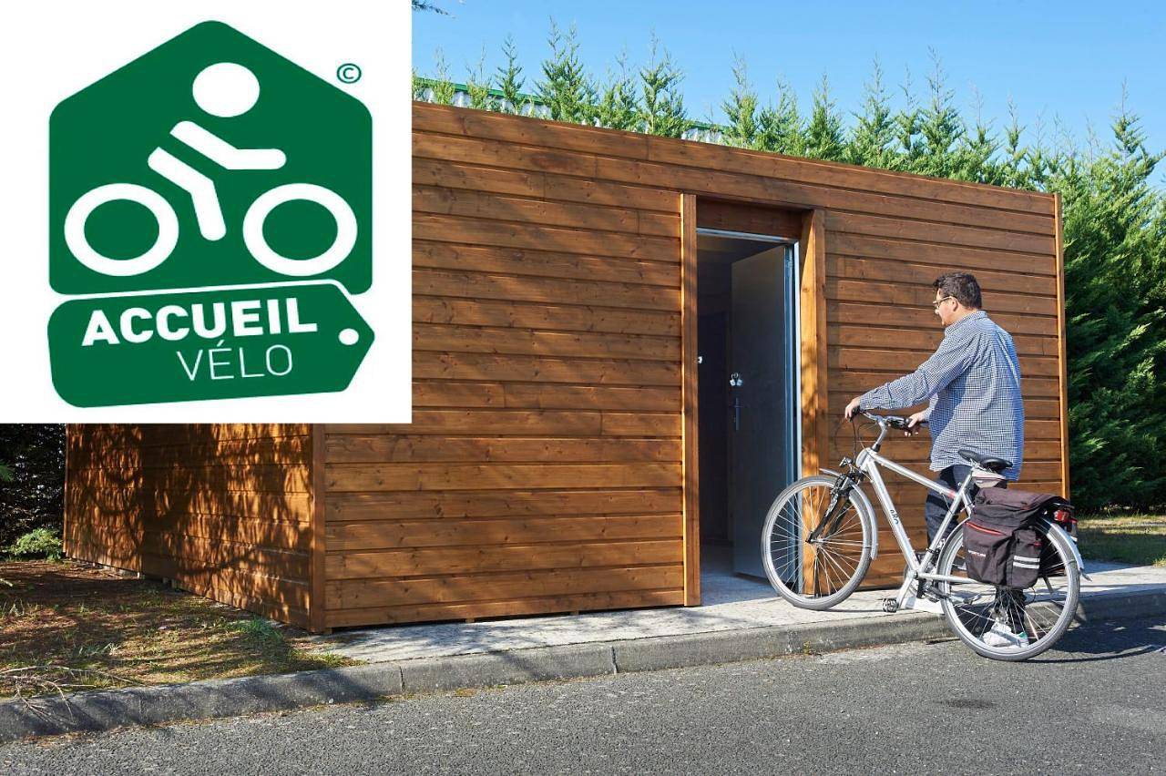 Hotel Atena Bordeaux Sud Est - Vélo Friendly in Créon (Gironde), Région de Bordeaux