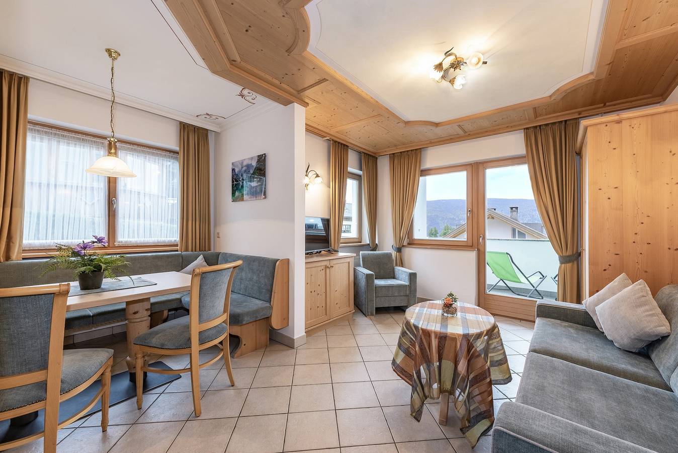 Ganze Wohnung, 'Residenz Diana Ferienwohnung 101' mit Bergblick, Balkon und Wlan in Terenten, Dolomiti Superski