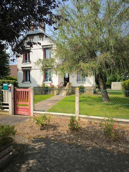 Gîte pour 6 personnes, avec terrasse et jardin dans Fontaine-Simon
