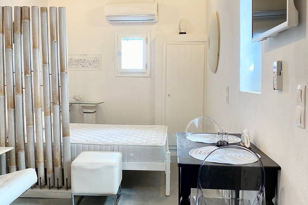 Cyclops House In Chora, Serifos in Cicladi