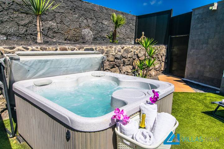 Chalet para 6 personas, con jacuzzi y terraza además de jardín y piscina en Lanzarote - 3