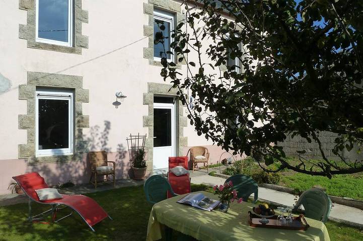Maison de vacances pour 4 personnes, avec jardin à Plonéour-Lanvern