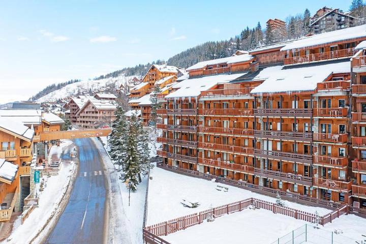Appart’hôtel pour 4 personnes, avec Balcon ainsi que Terrasse et Vue dans Méribel