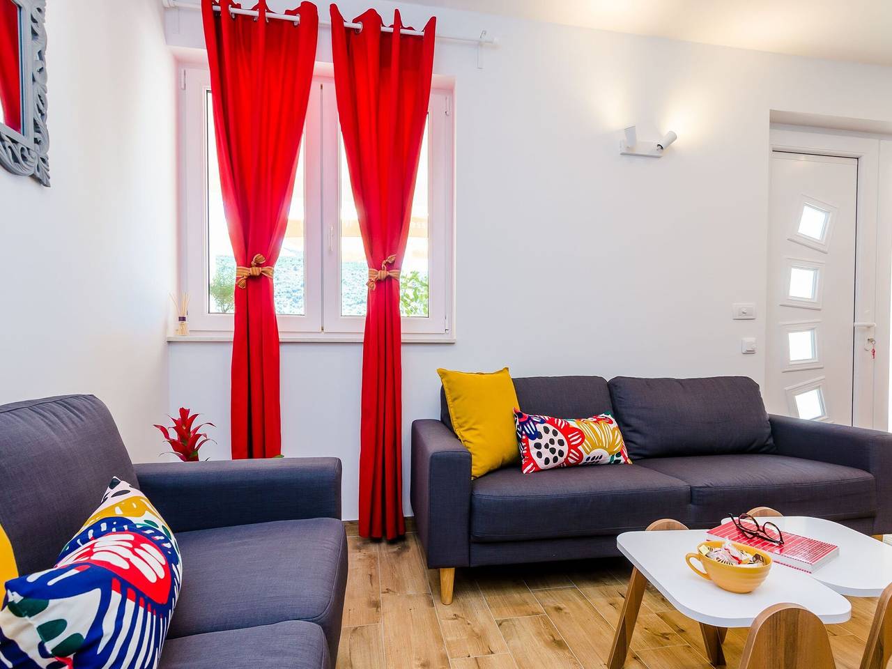 Ganze Wohnung, Apartment Moon River - Two-Bedroom Apartment with Terrace in Mokosica, Dubrovnik-Neretva