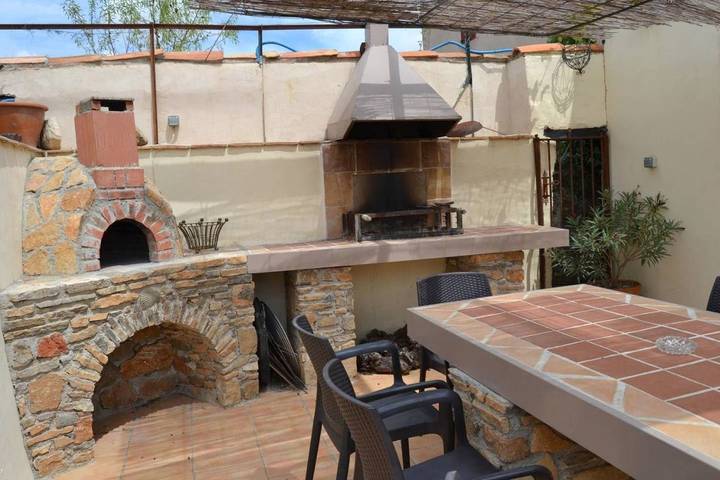 Location de vacances pour 9 personnes, avec jardin et piscine à Embres-et-Castelmaure - 2