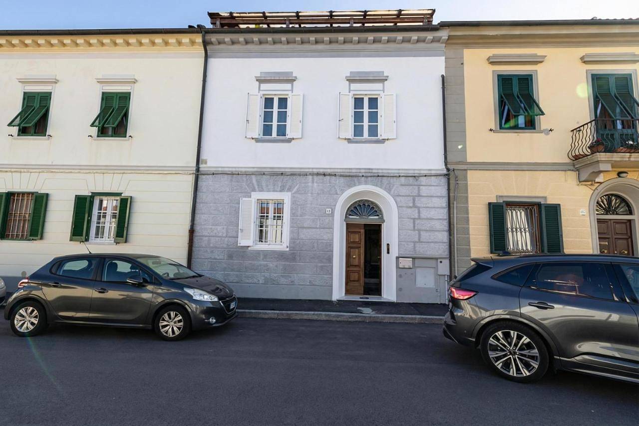 Ganze Wohnung, Ardenza's Aires 600m From Sea - Happy Rentals in Livorno, Etruskische Küste