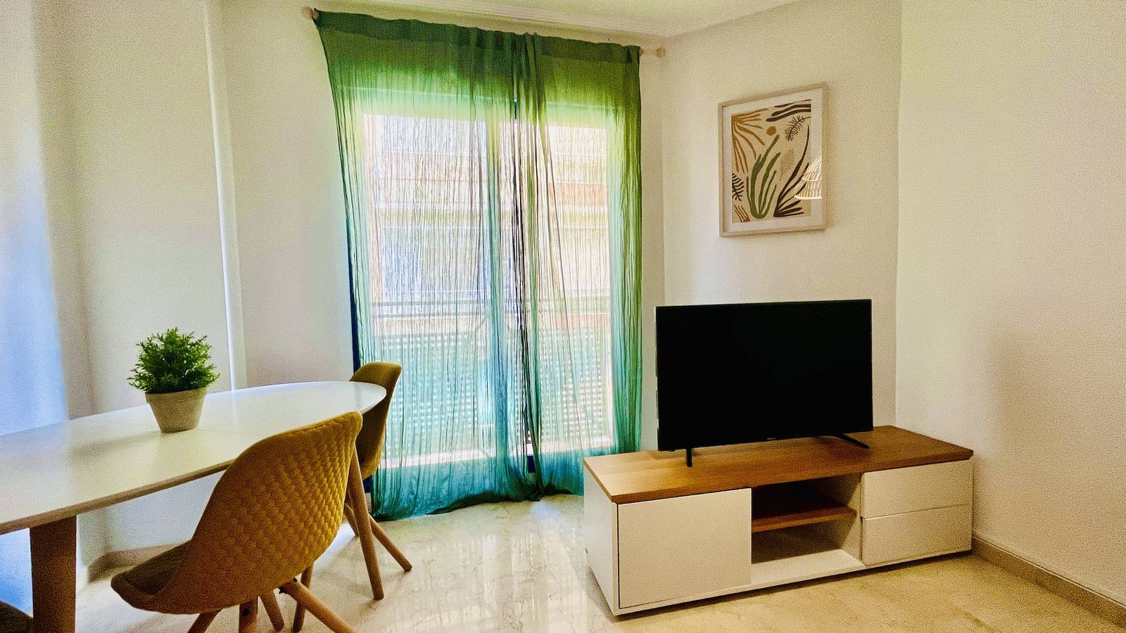Entire apartment, Blue Suites 23A by Gloove in El Barrio, Alicante