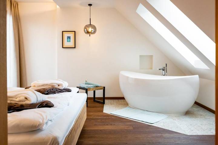 Ferienwohnung für 4 Personen, mit Balkon und Terrasse sowie Garten und Ausblick
