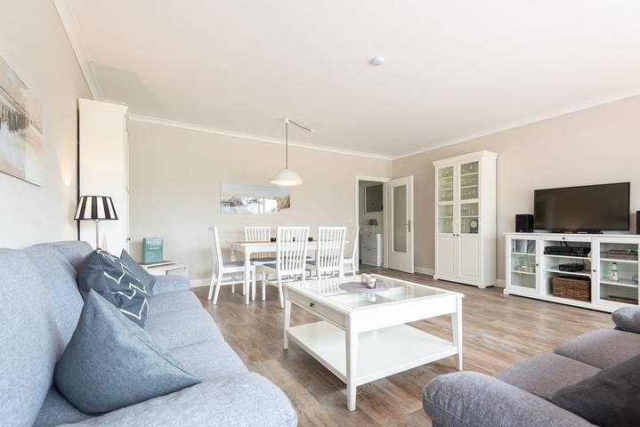 Schönes Ferienhaus unter Reet mit ca. 90 m² und 4 Zimmern, für bis zu 6 Personen in Nordfriesische Inseln (Schleswig-Holstein) (Schleswig-Holstein), Wenningstedt