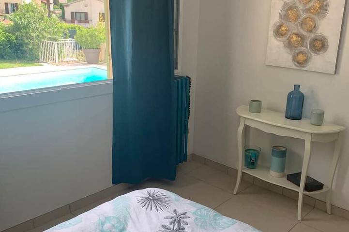 Beautiful Provencal villa of charm with beautiful views of village and castle in Villeneuve-Loubet, Mediterranean Coast (France)