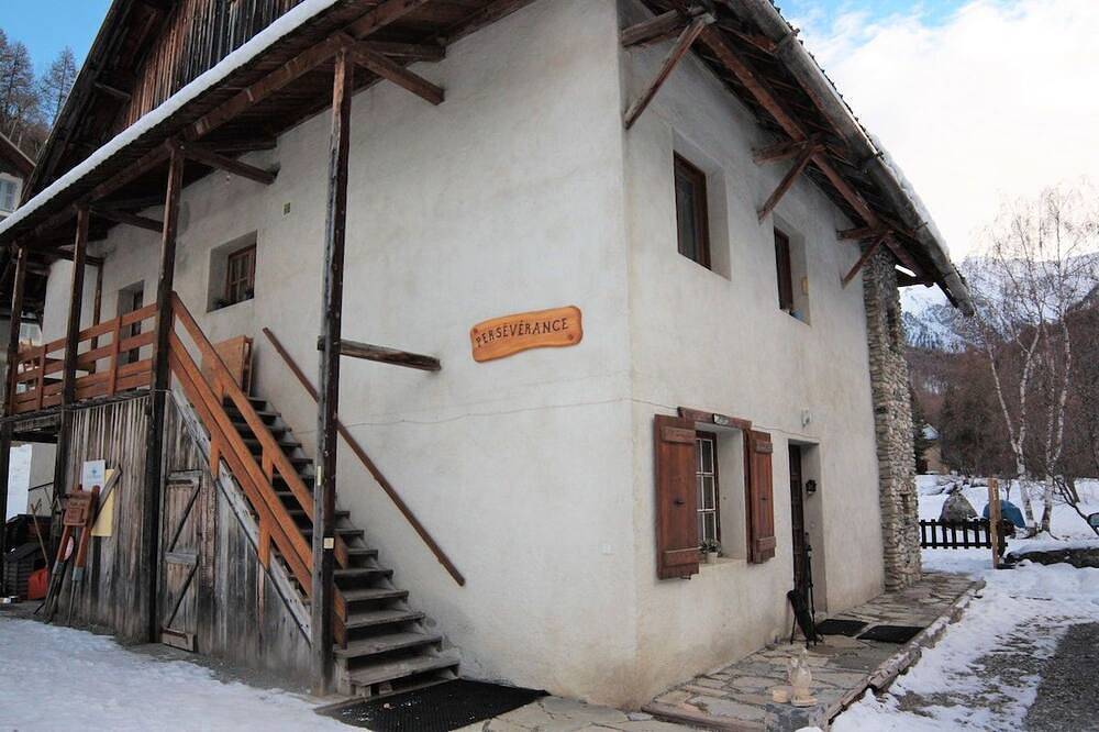 Entire apartment, Casa-La Lorraine joli studio dans chalet St-Véran in Saint-Véran, Queyras