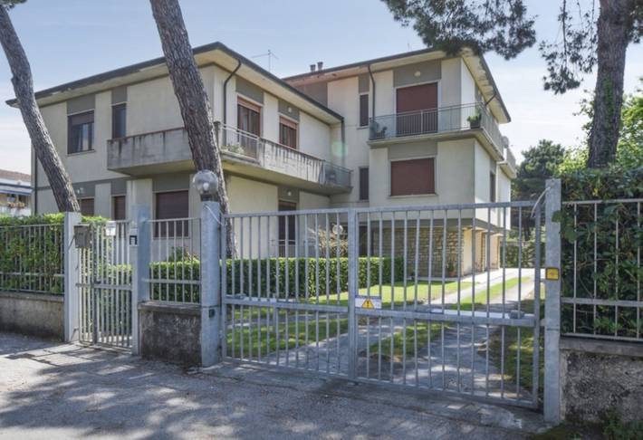 Ferienwohnung für 6 Personen, mit Balkon und Garten in Marina di Massa - 2