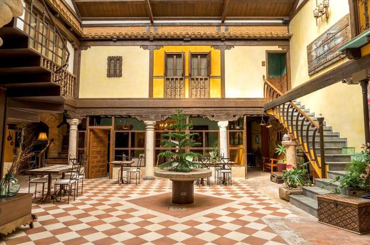 Hotel para 3 personas, con jardín - 1