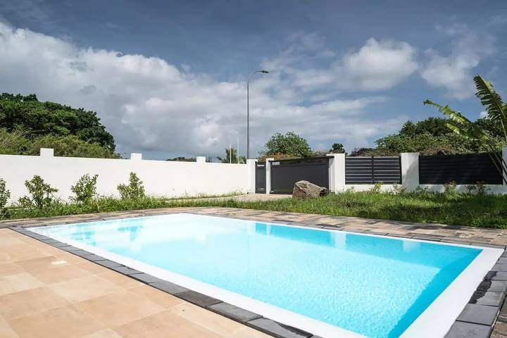 Location de vacances pour 8 personnes, avec jardin et piscine dans Port-Louis Guadeloupe - 4