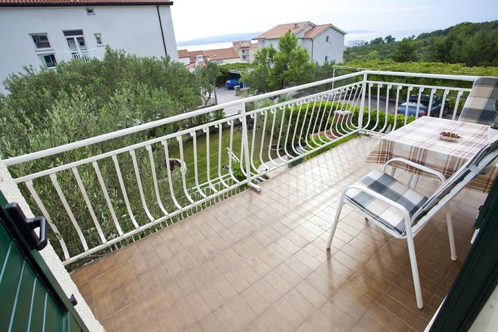 Apartament wakacyjny dla 4 osób, z balkon/ taras w Promajna