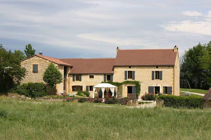 Gîte pour 8 personnes, avec jardin et piscine