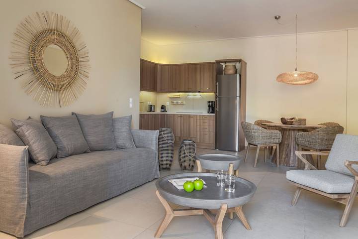 Villa for 2 people, with ocean view and yard as well as pool in Kefalonia