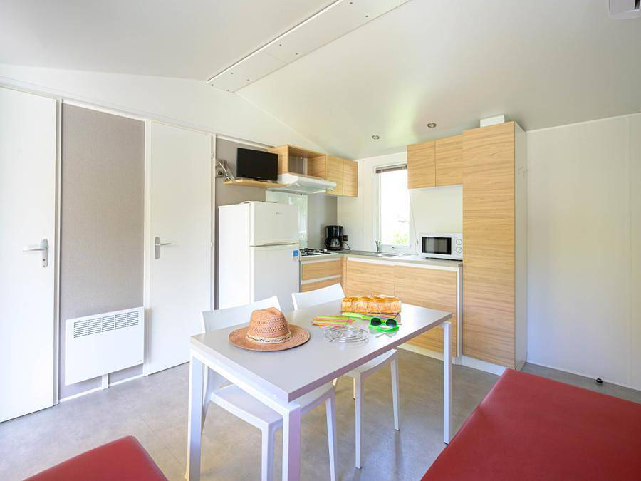 Camping Le Château - Mobilheim 4 personen - Mobilheim Confort 27m² 2 Zimmer + überdachte Terrasse + Klimaanlage + Tv 4 Pers. in Hauterives, Valence und Umgebung