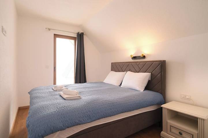 Ferienhaus für 8 Personen, mit Sauna und Whirlpool in Montenegro - 2
