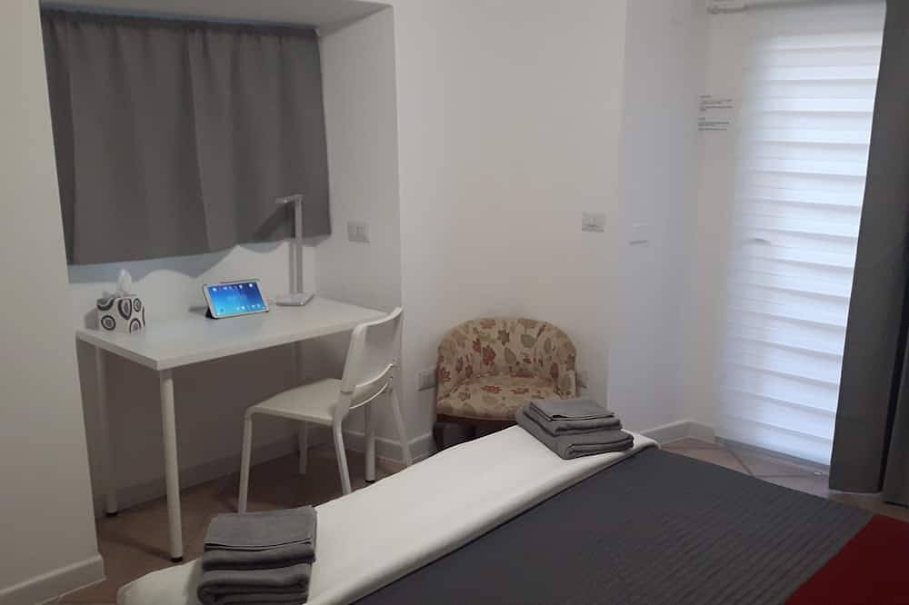 Entire apartment, Royale house will be your special home base in Ostia, Rome