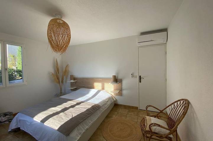 Location de vacances pour 6 personnes, avec terrasse ainsi que jardin et piscine, animaux acceptés dans Plage de la Gaillarde - 3