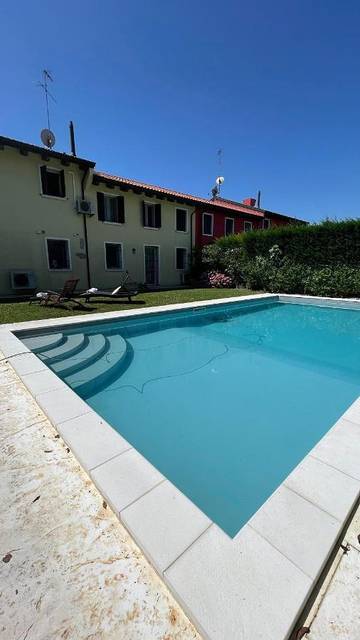 Cottage pour 2 personnes, avec vue ainsi que jardin et piscine, animaux acceptés à Zero Branco