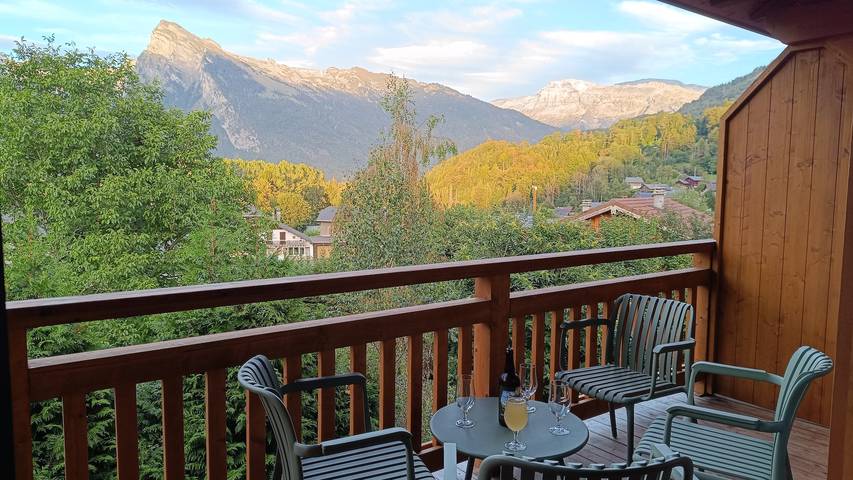 Appartement entier, Chalet Adenore - Triplex proche des pistes in Grand Massif, Samoëns