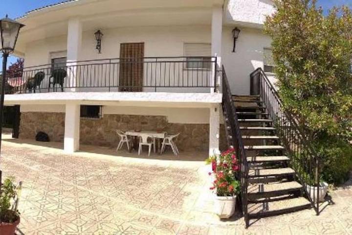 Location de vacances pour 6 personnes, avec vue ainsi que jardin et piscine à Escalona - 3