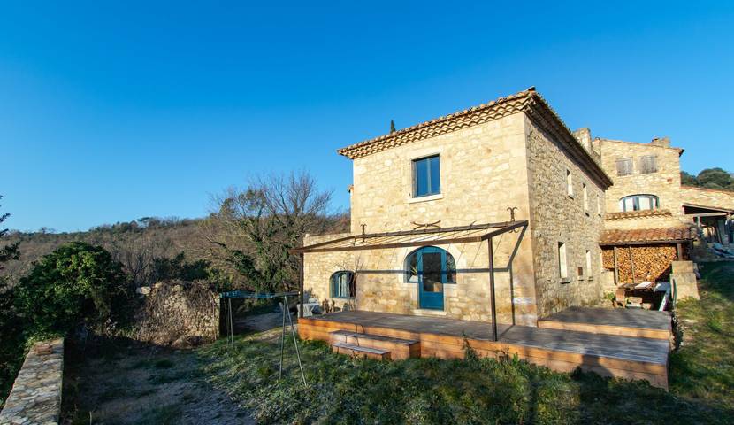 Gîte pour 8 personnes, avec terrasse et jardin