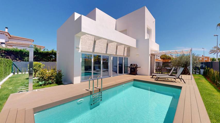 Villa für 6 Personen, mit Terrasse und Garten in Oliva