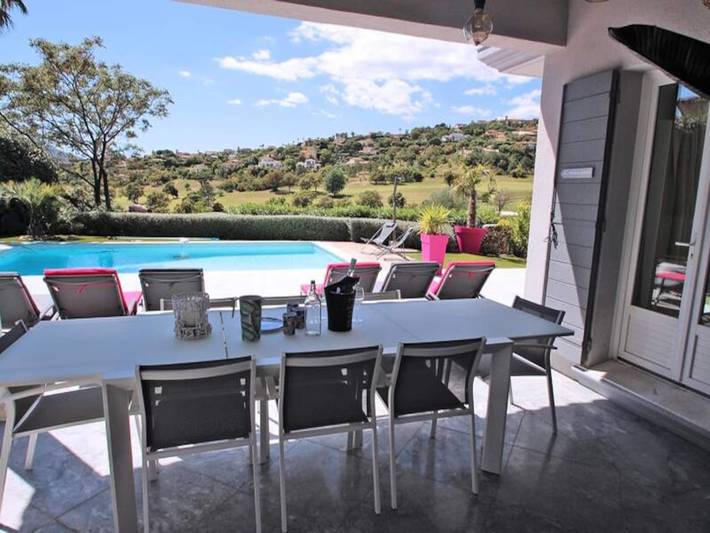 Gîte pour 10 personnes, avec jardin ainsi que piscine et terrasse dans Golf Bluegreen Sainte-Maxime - 2