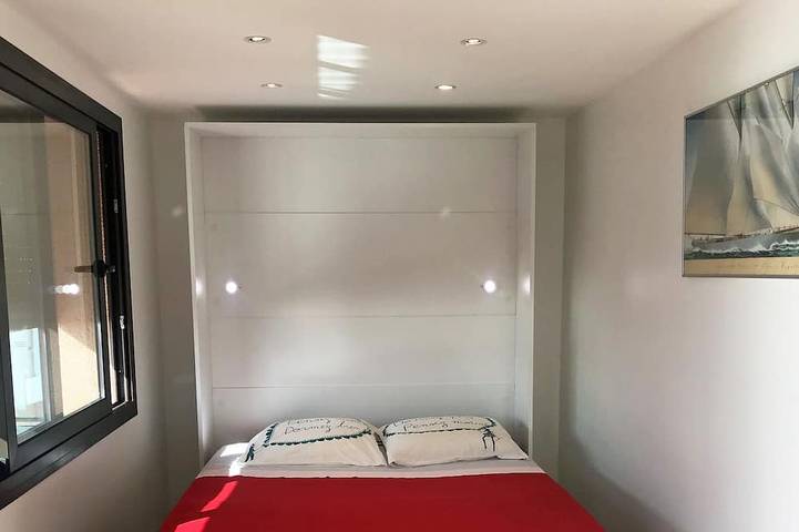 Appartement entier, Porticcio: T2 de 45m2, terrasse, plage à pied, grand lit en 180 cm, wifi (fibre) in Porticcio, Grosseto-Prugna