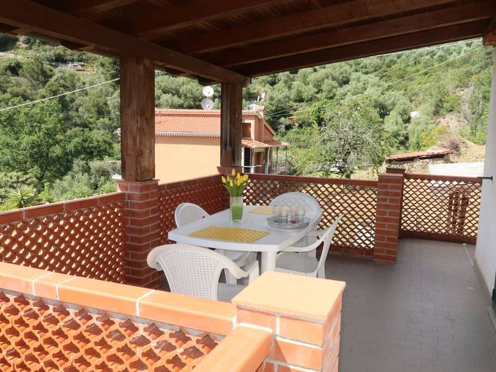 Ferienhaus für 6 Personen, mit Terrasse und Garten in Imperia Provinz - 4