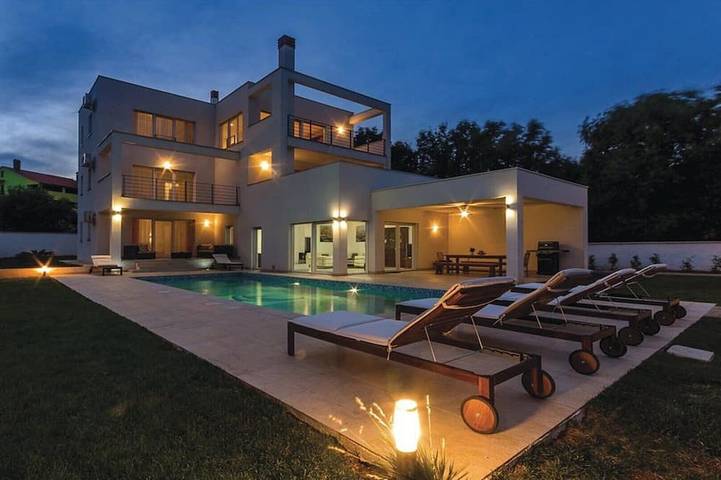 Villa pour 12 personnes, avec jardin et balcon - 1