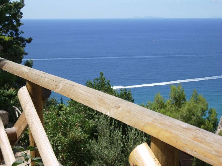Ferienhaus für 4 Personen, mit Terrasse und Garten in Sperlonga