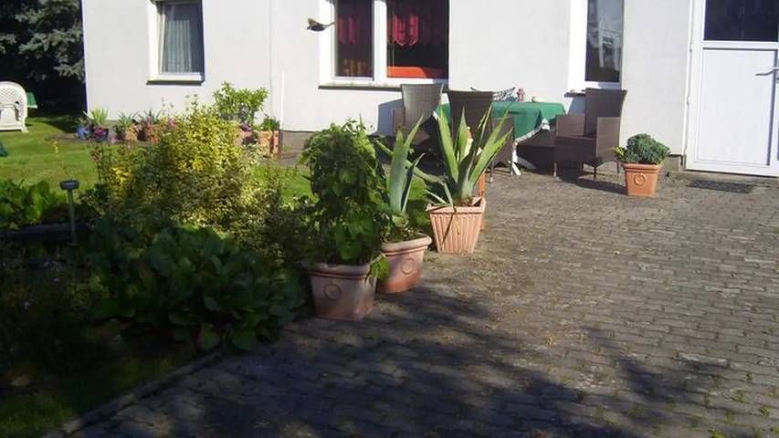 Ferienwohnung für 3 Personen, mit Terrasse und Garten in Putbus - 2